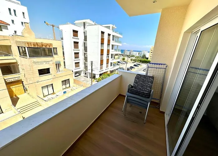 Sea View - 2 Min Walk To The & 200 Mbit Highspeed Internet ラルナカ