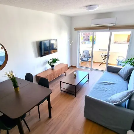 Sea View - 2 Min Walk To The & 200 Mbit Highspeed Internet