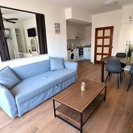Apartman Sea View - 2 Min Walk To The & 200 Mbit Highspeed Internet Lárnaka